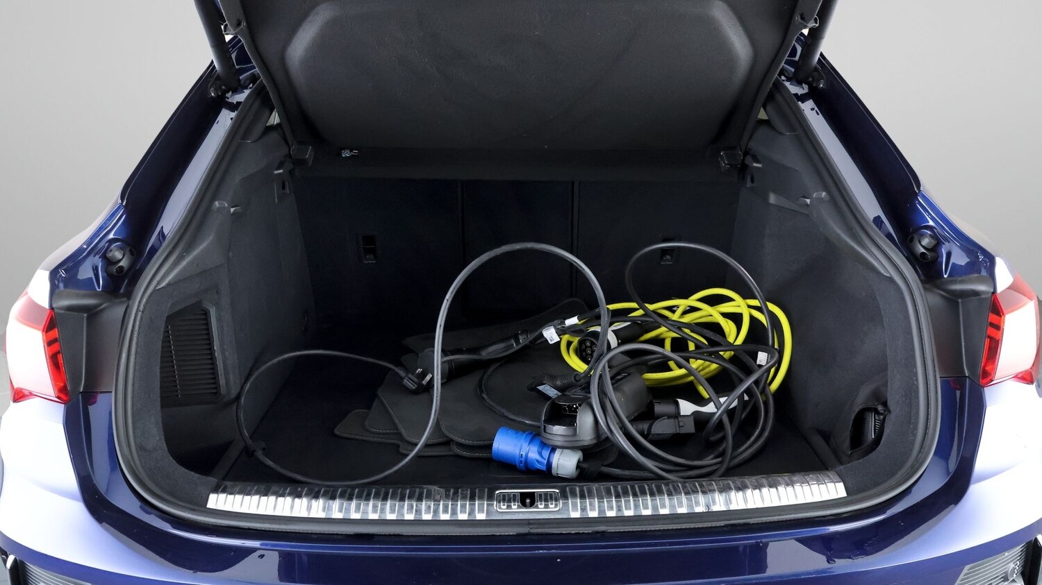 Used Audi Q3 for sale - 78106101: Photo 16