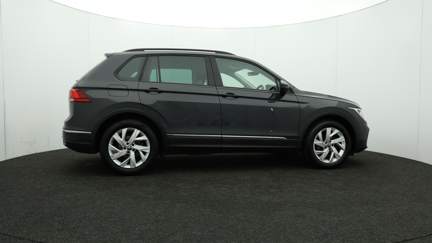 Used Volkswagen Tiguan 2021 for sale - 75978160: Photo 24