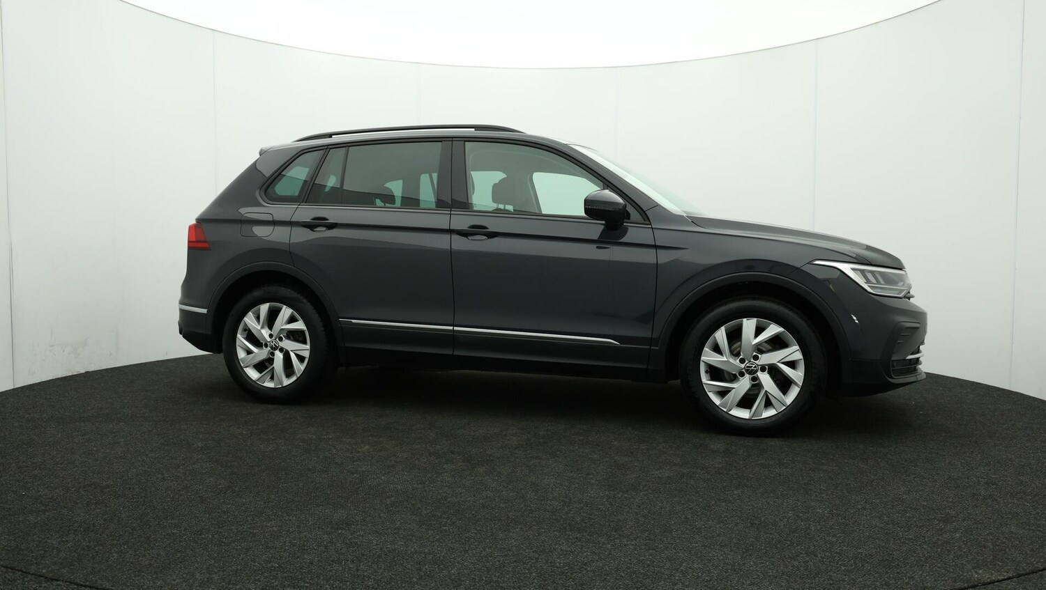 Used Volkswagen Tiguan 2021 for sale - 75978160: Photo 32