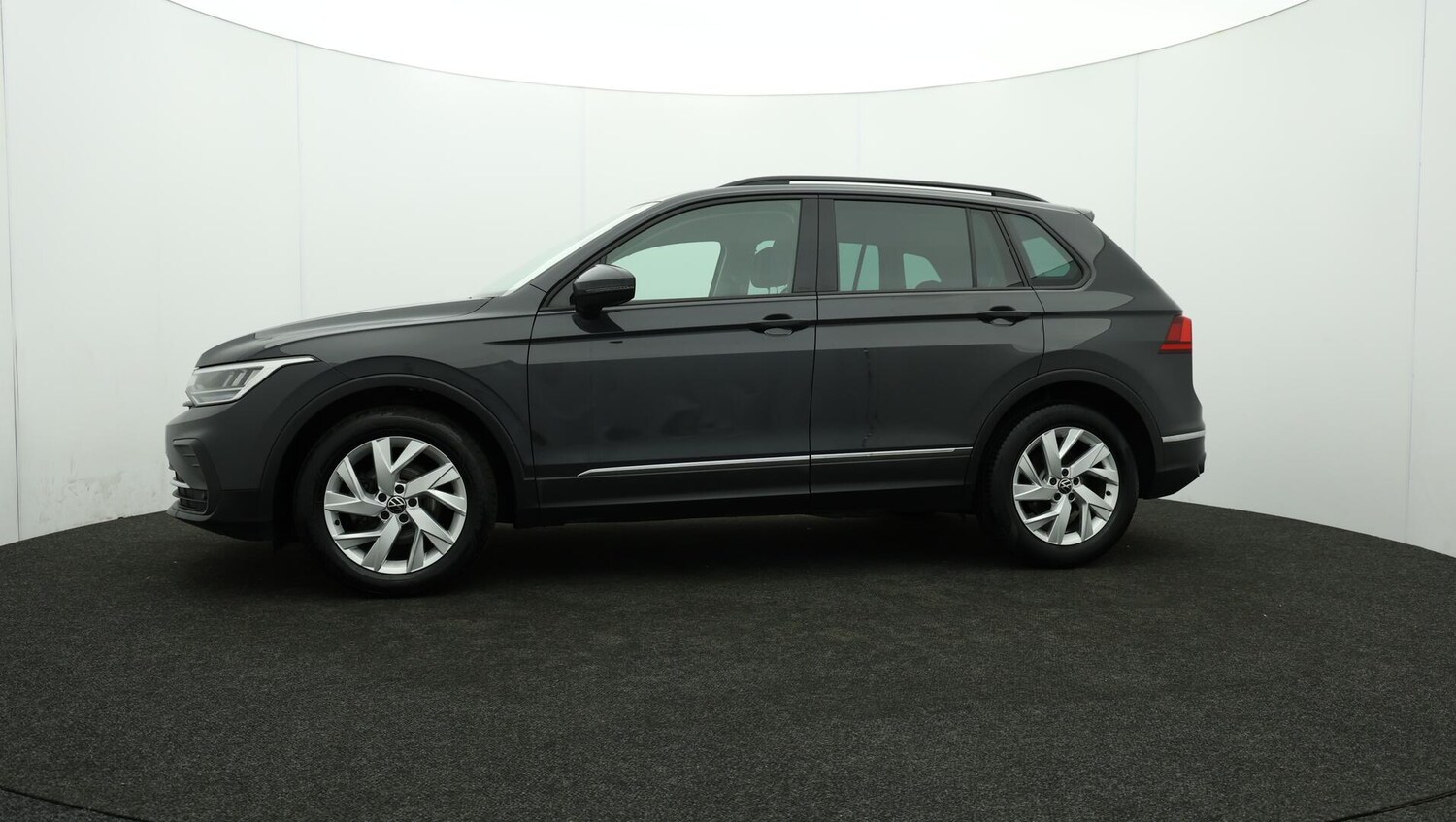 Used Volkswagen Tiguan 2021 for sale - 75978160: Photo 69