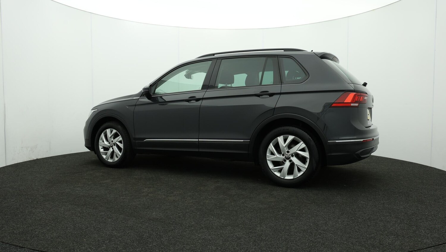 Used Volkswagen Tiguan 2021 for sale - 75978160: Photo 75