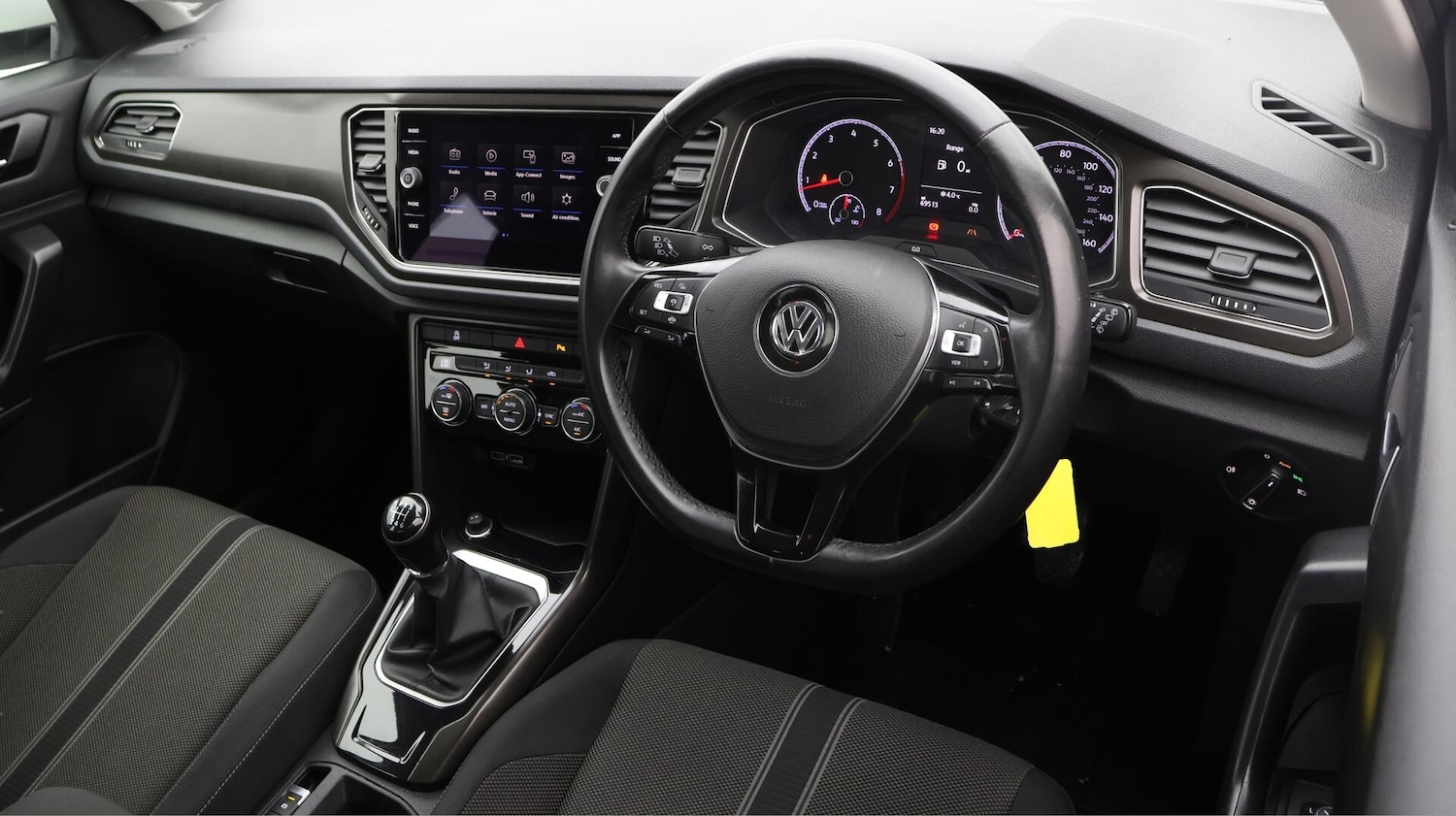 Used Volkswagen T-Roc 2019 for sale - 76666539: Photo 10