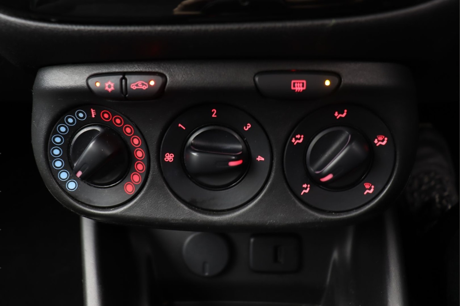 Used Vauxhall Corsa 2018 for sale - 77355058: Photo 12