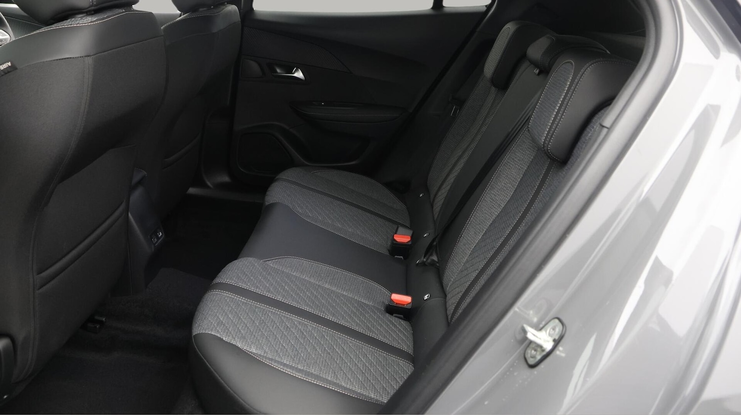 Used Peugeot 2008 2024 for sale - 76151432: Photo 17