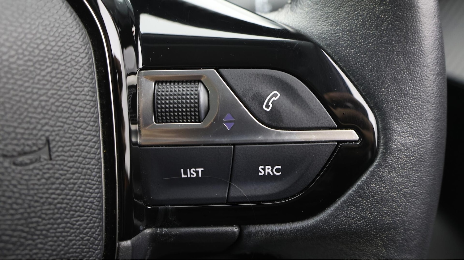 Used Peugeot 2008 2021 for sale - 76381108: Photo 24