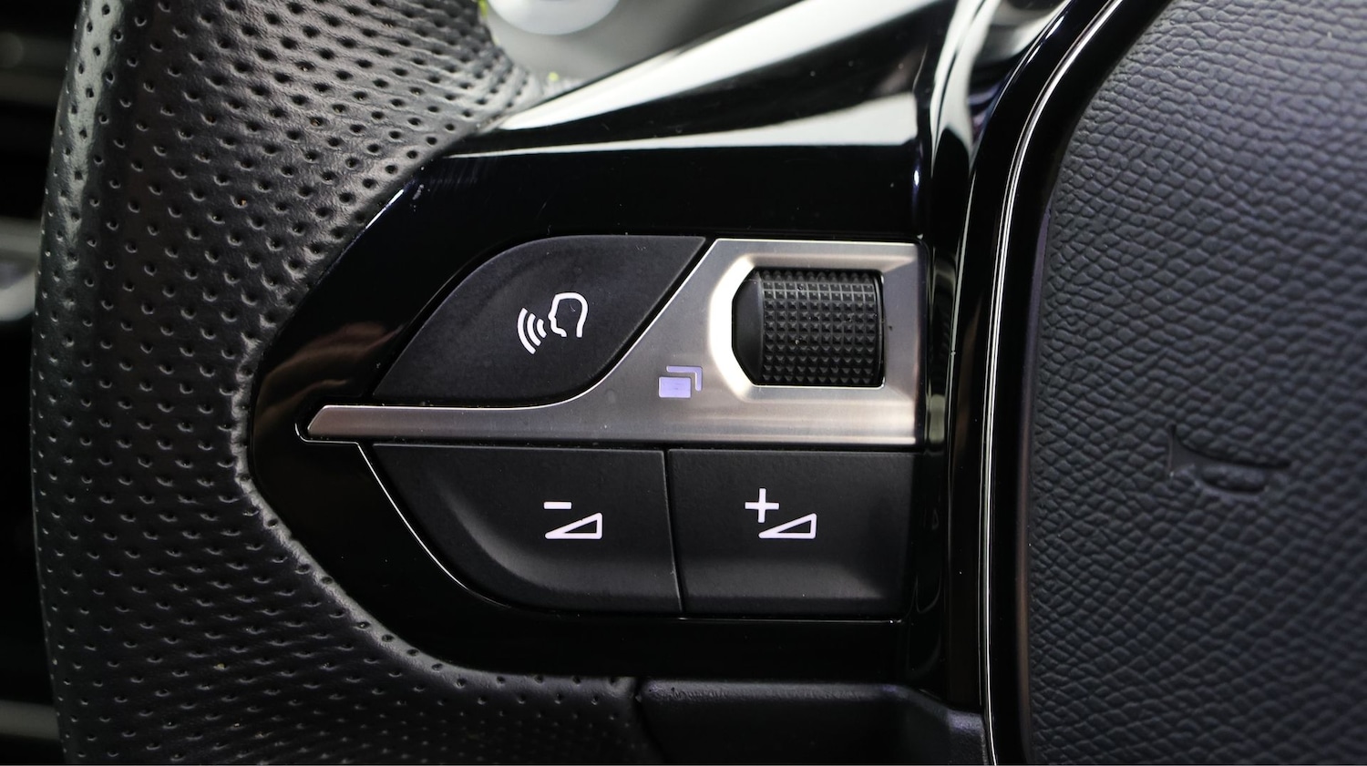 Used Peugeot 2008 2021 for sale - 77207052: Photo 24