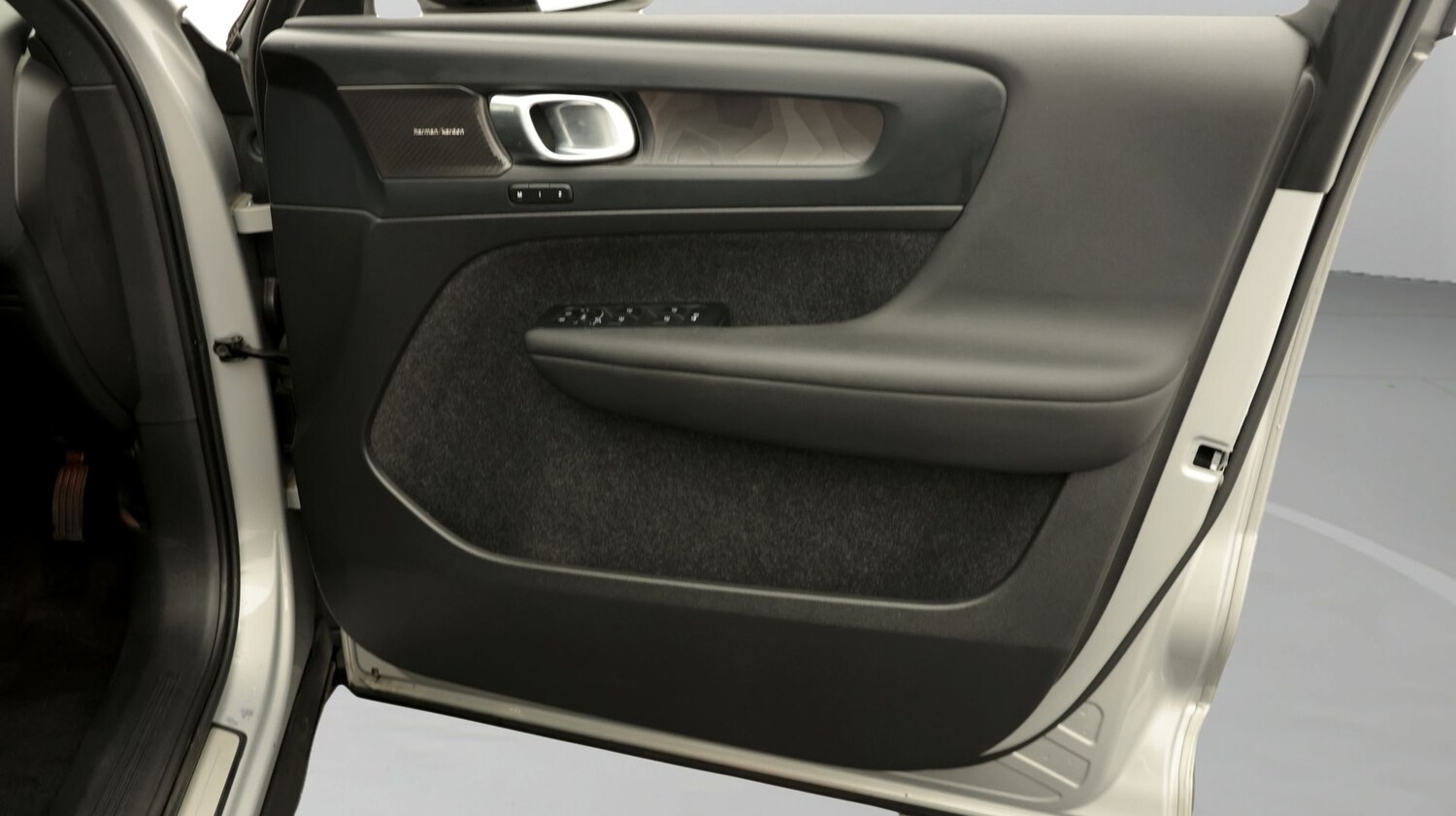 Used Volvo C40 2023 for sale - 77721785: Photo 15