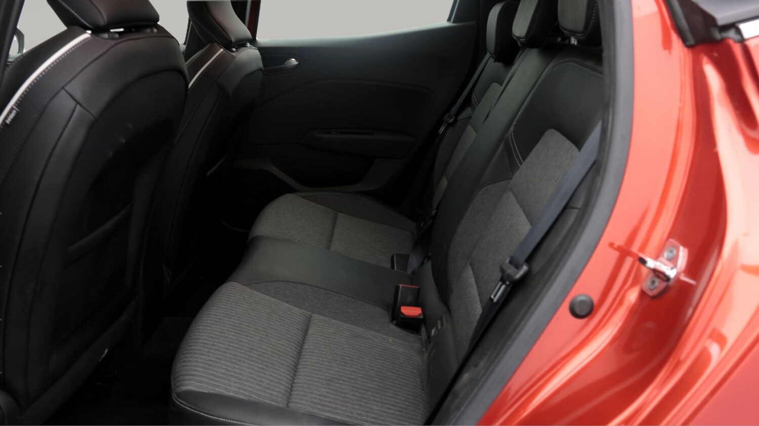 Used Renault Clio 2022 for sale - 77940932: Photo 16