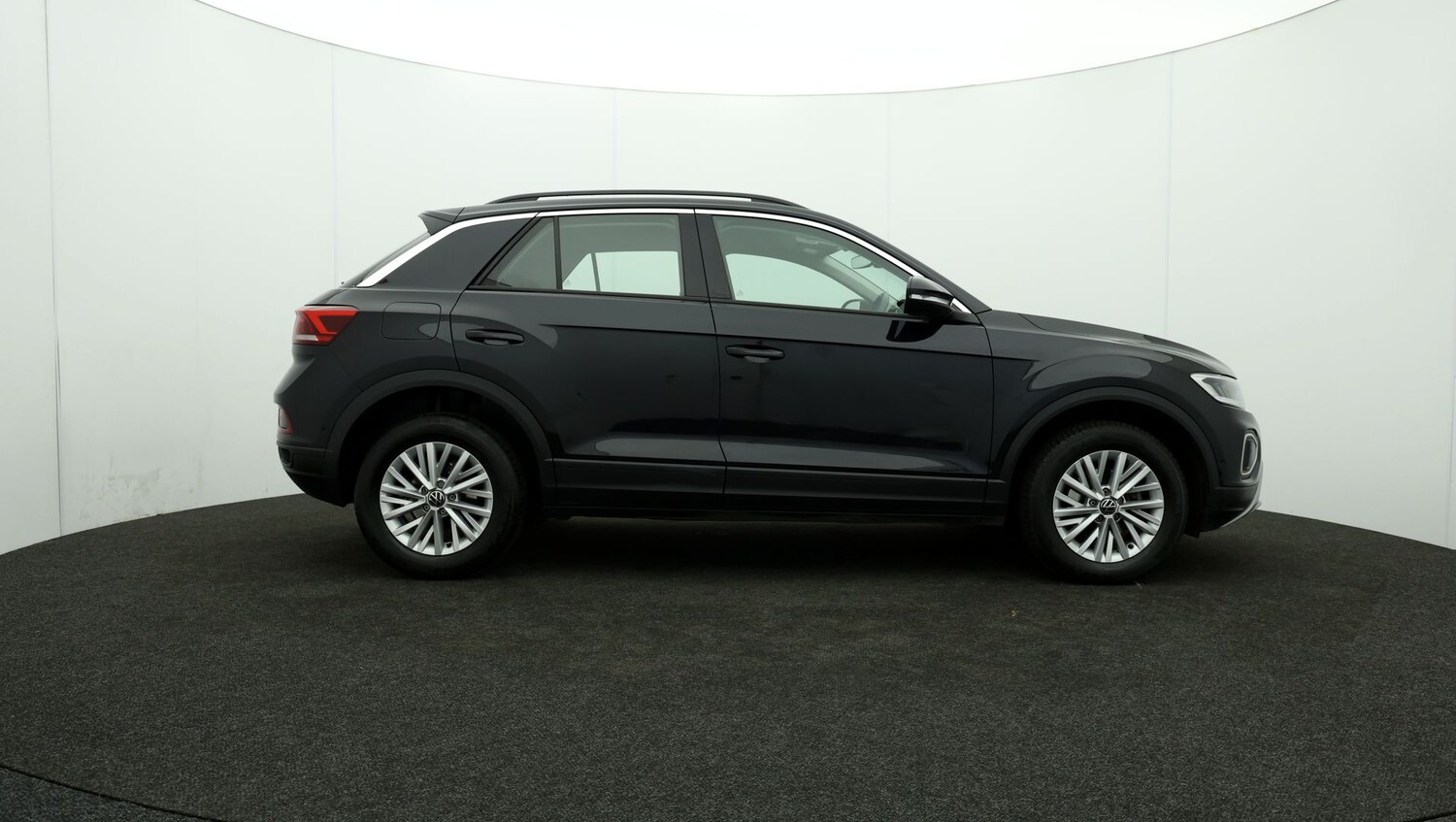 Used Volkswagen T-Roc for sale - 76810816: Photo 35