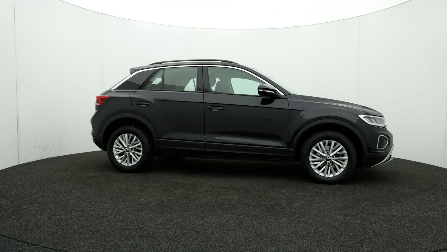 Used Volkswagen T-Roc for sale - 76810816: Photo 37