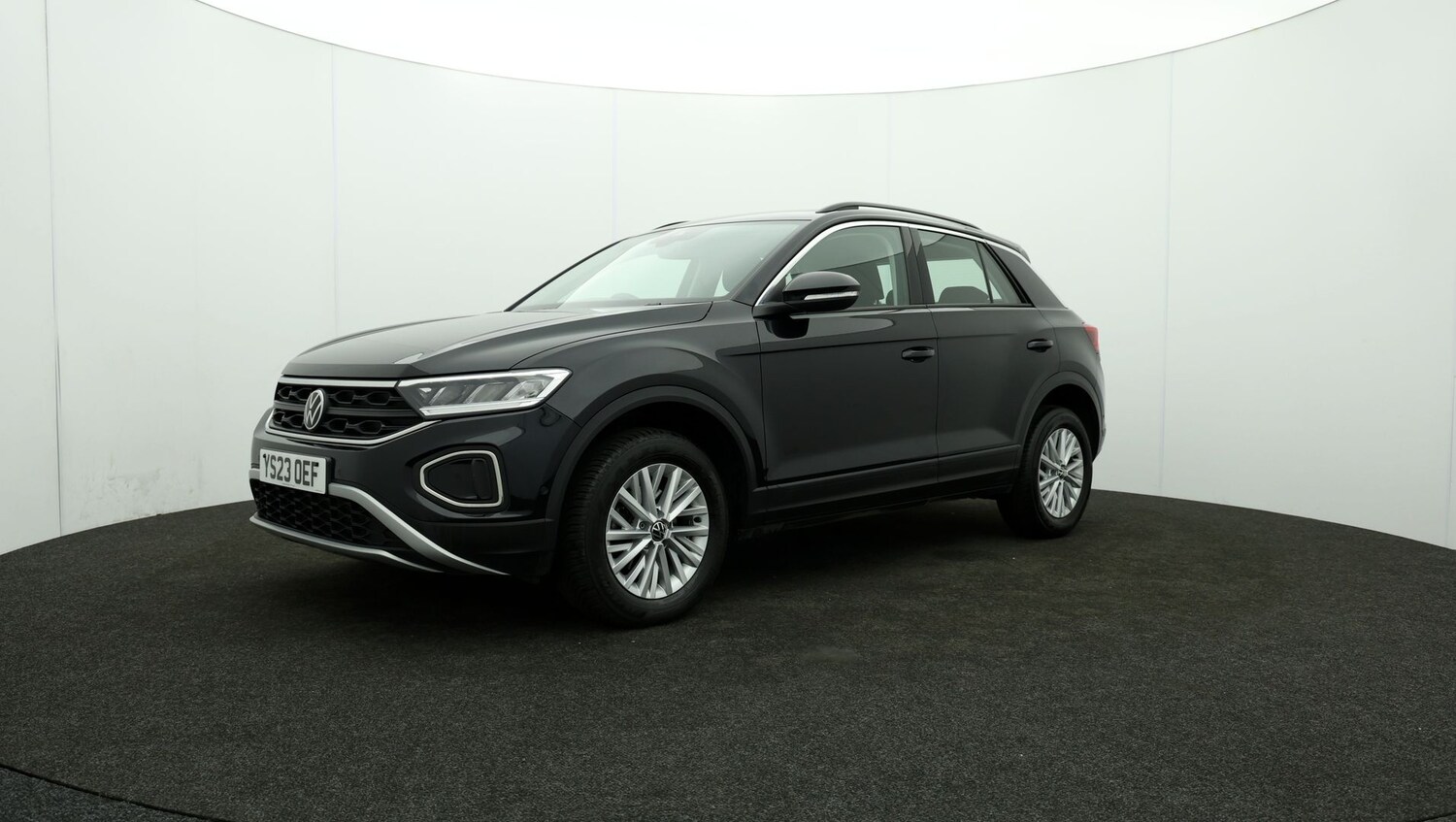 Used Volkswagen T-Roc for sale - 76810816: Photo 57