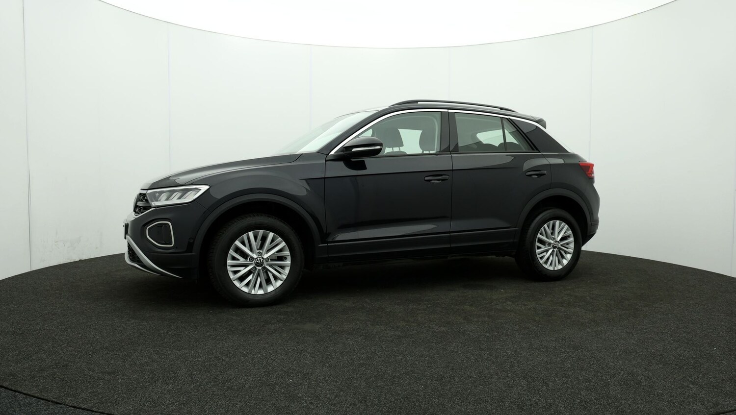 Used Volkswagen T-Roc for sale - 76810816: Photo 60