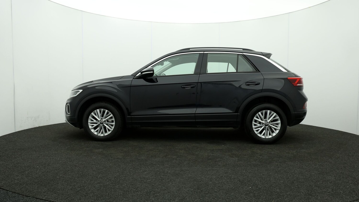 Used Volkswagen T-Roc for sale - 76810816: Photo 65