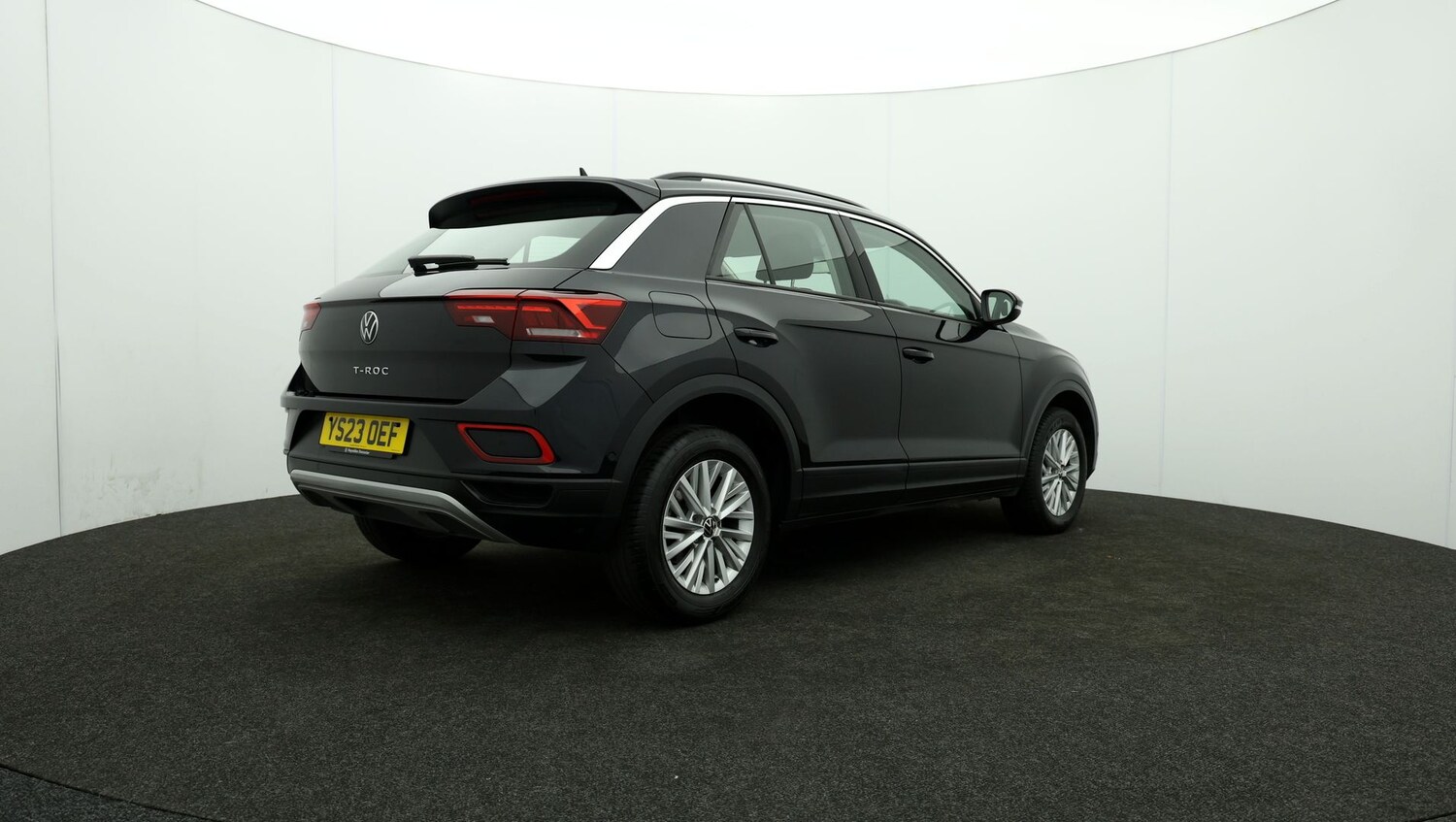Used Volkswagen T-Roc for sale - 76810816: Photo 79