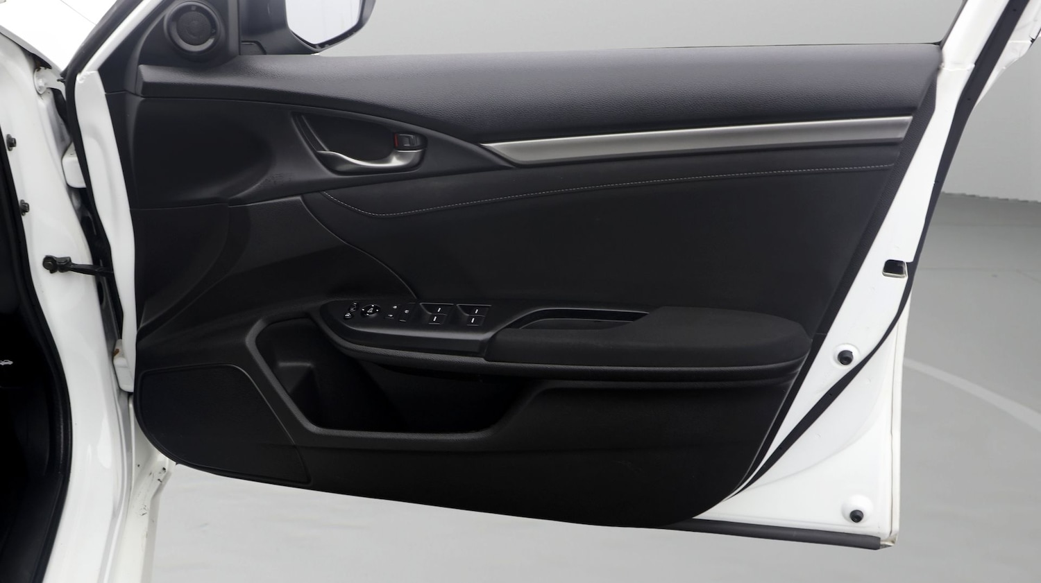 Used Honda Civic 2018 for sale - 77216400: Photo 15