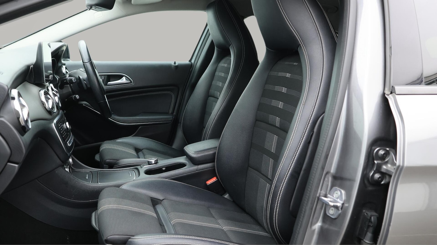 Used Mercedes-Benz GLA 2019 for sale - 76377209: Photo 15