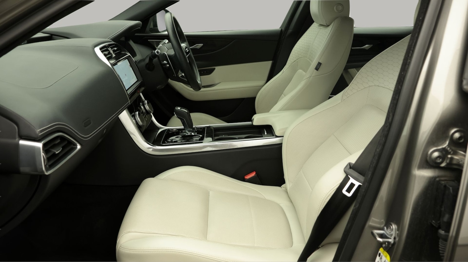 Used Jaguar XE 2022 for sale - 77721008: Photo 14