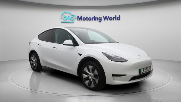 Used Tesla Model Y 2023 for sale - 76327090: Photo 2
