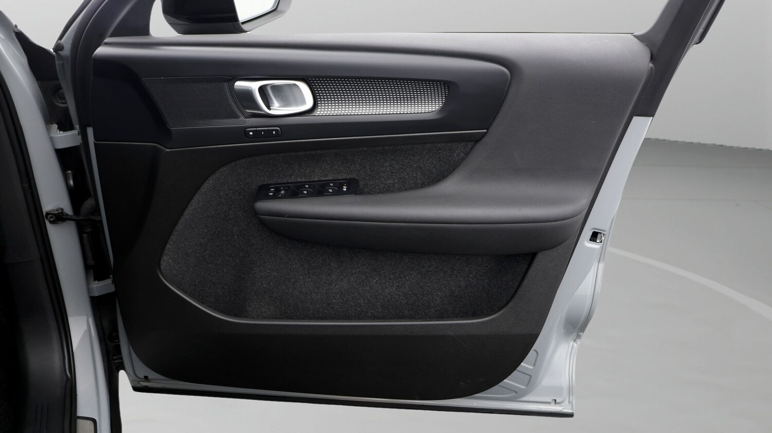 Used Volvo XC40 2025 for sale - 76911433: Photo 15