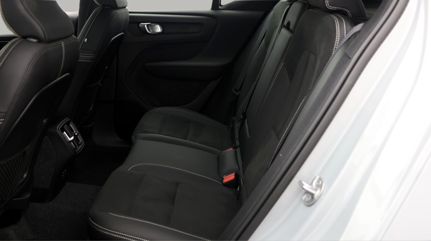 Used Volvo XC40 2025 for sale - 76911433: Photo 16