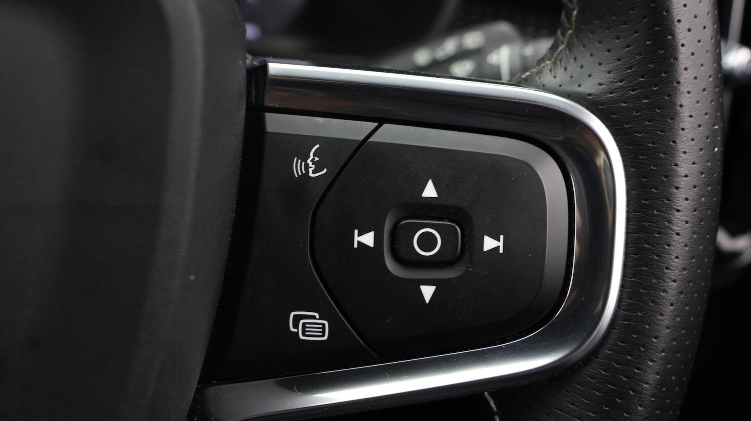 Used Volvo XC40 2021 for sale - 76584802: Photo 25