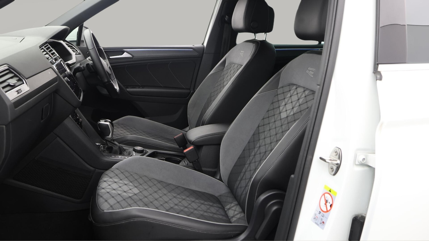 Used Volkswagen Tiguan 2021 for sale - 76137560: Photo 15