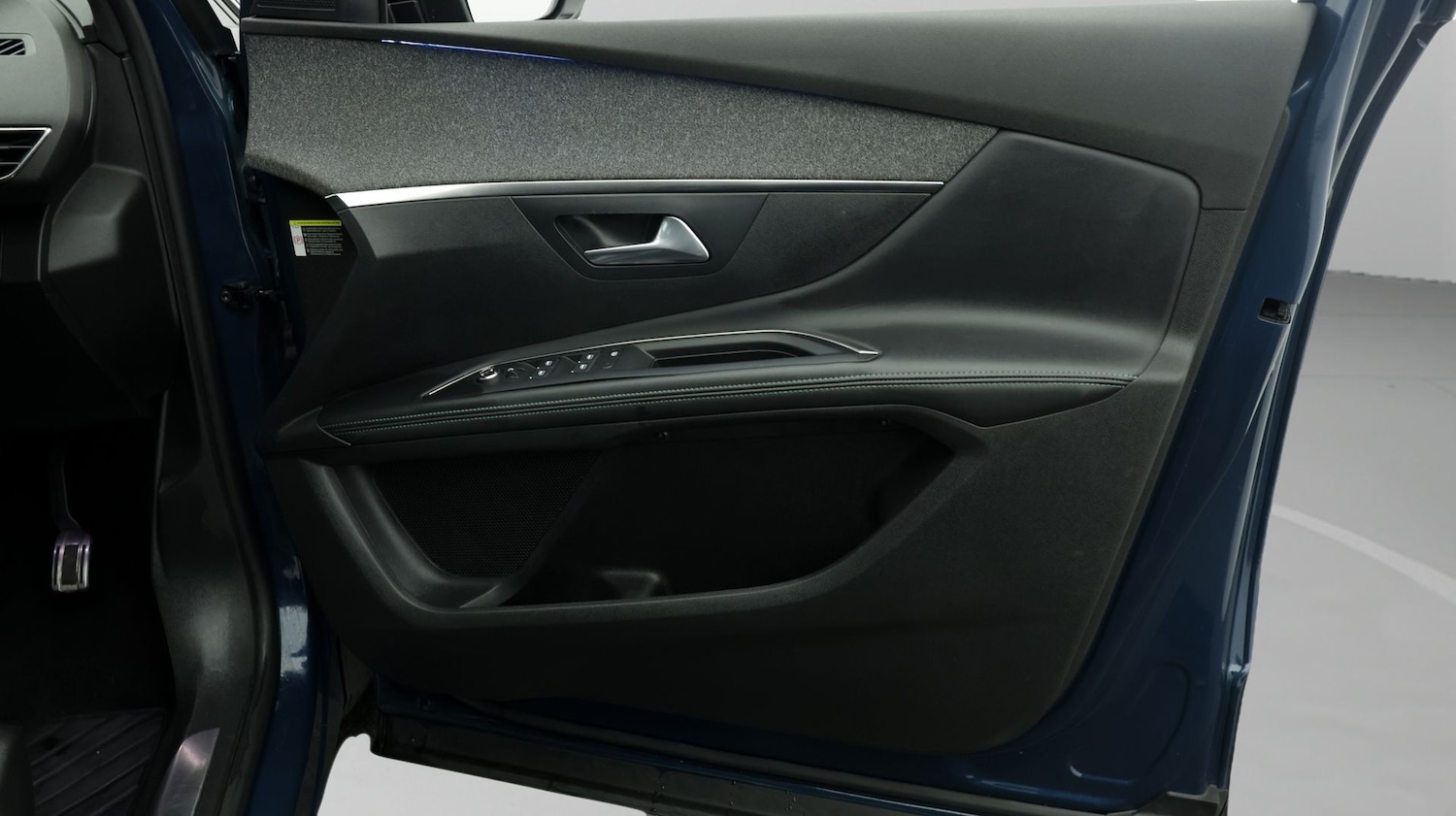 Used Peugeot 5008 2023 for sale - 77746107: Photo 15