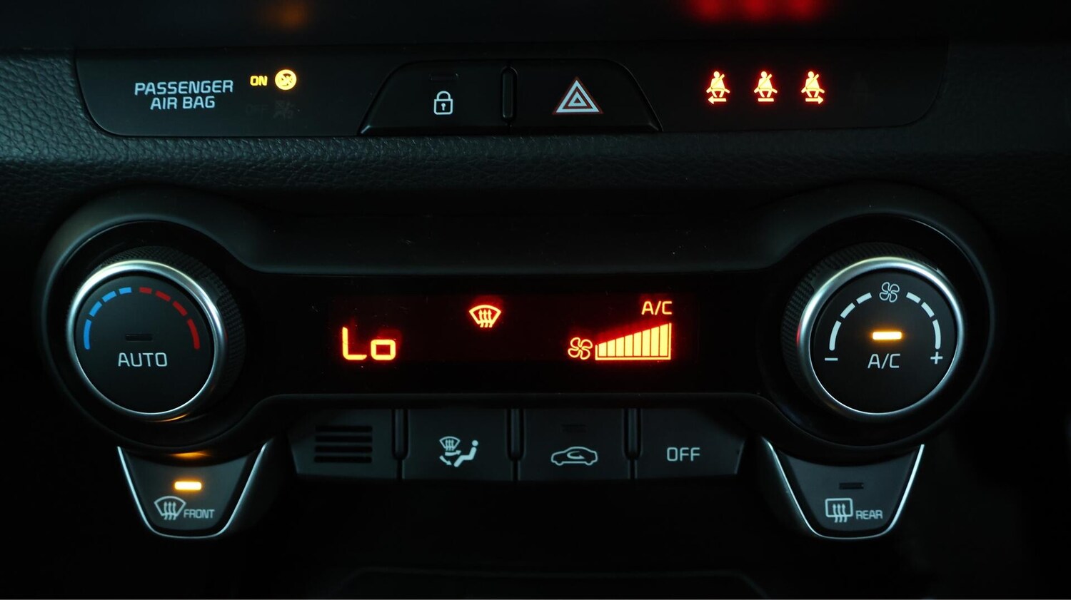 Used Kia Stonic for sale - 76499276: Photo 13