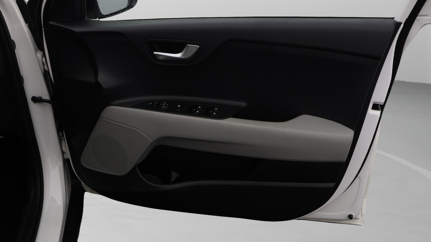 Used Kia Stonic for sale - 76499276: Photo 16