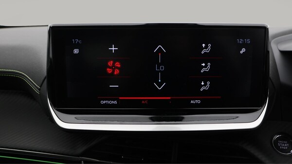 Used Peugeot 2008 2022 for sale - 76296077: Photo 13