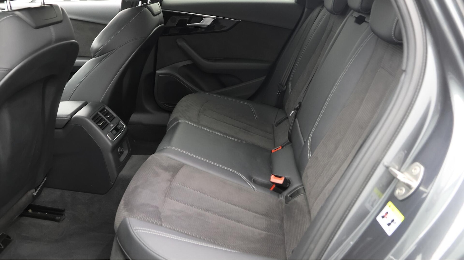 Used Audi A4 2021 for sale - 75927859: Photo 17