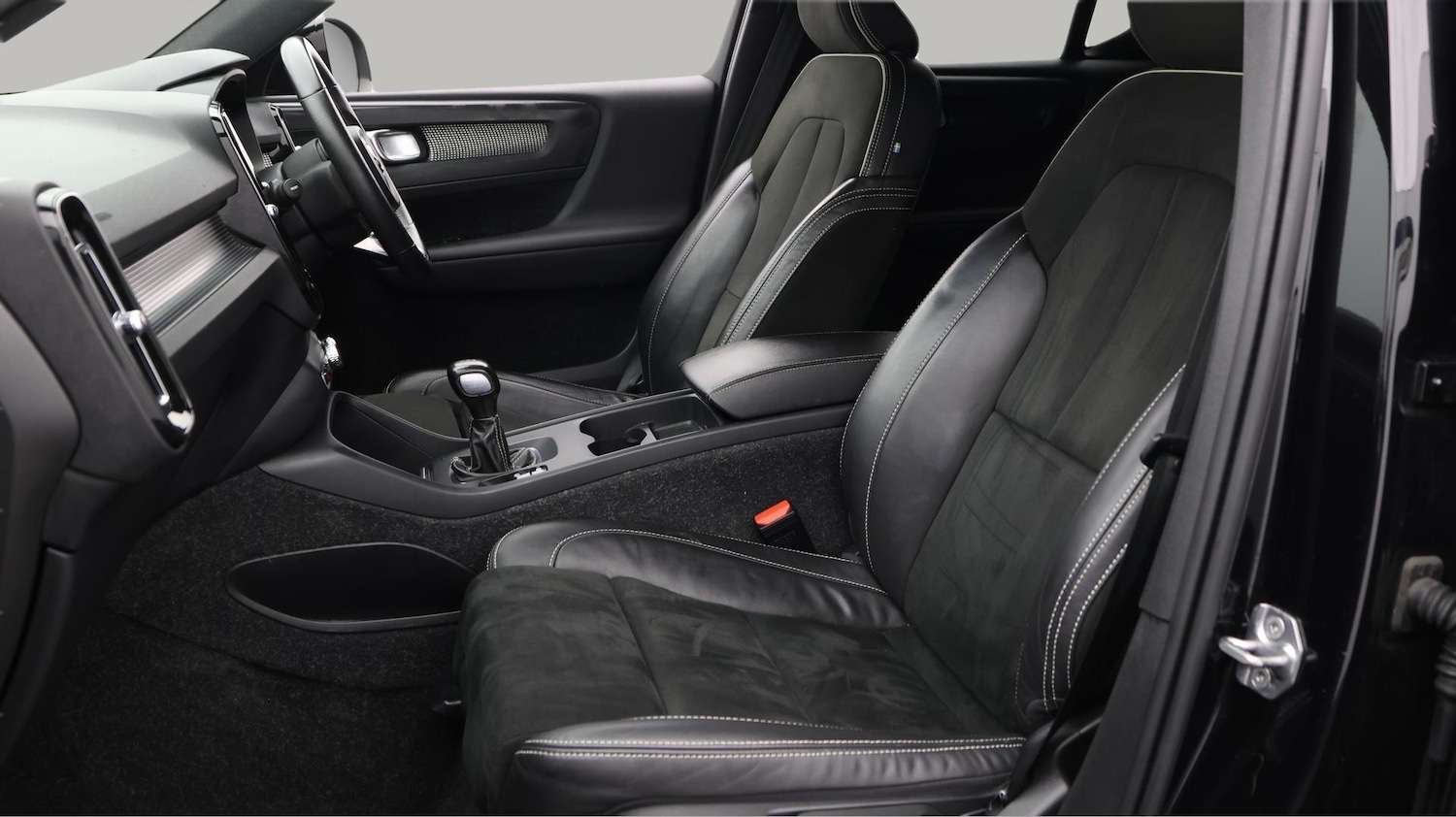 Used Volvo XC40 2020 for sale - 76671261: Photo 15