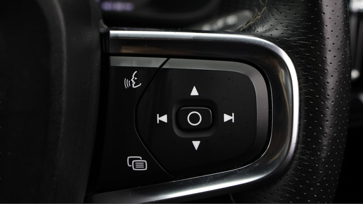 Used Volvo XC40 2020 for sale - 76671261: Photo 25