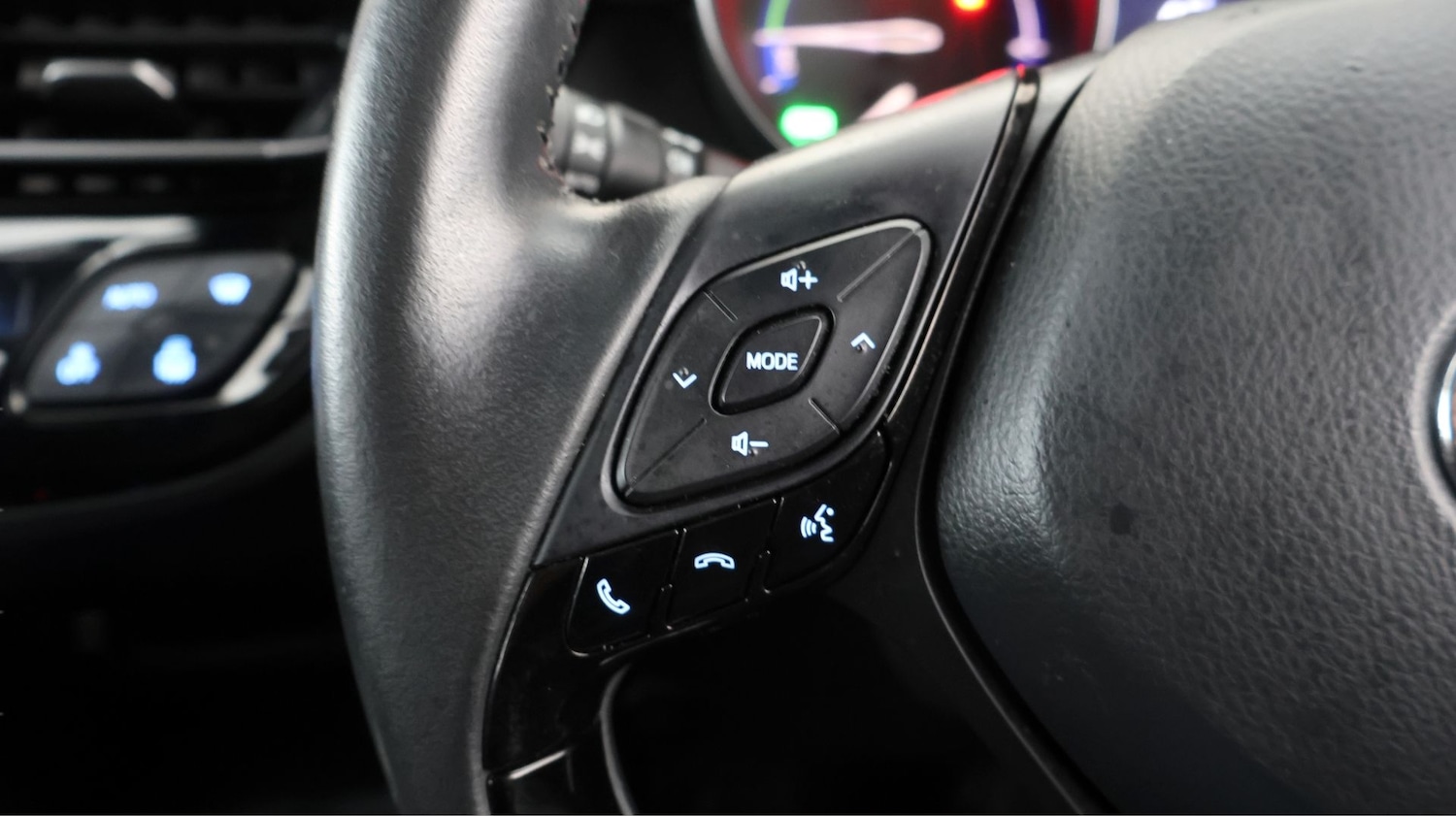 Used Toyota C-HR 2022 for sale - 77636304: Photo 22