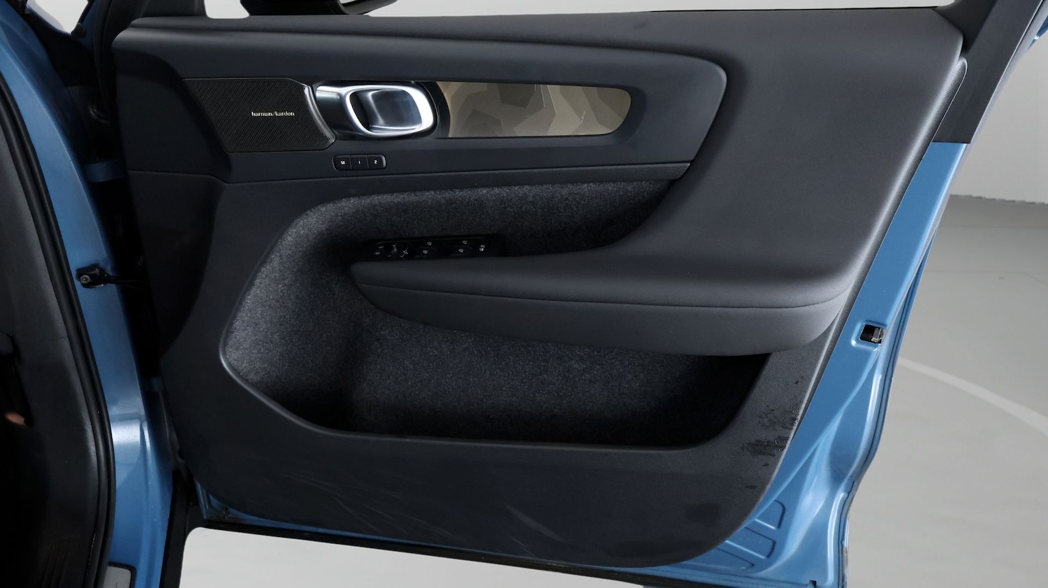 Used Volvo XC40 2023 for sale - 77532193: Photo 15