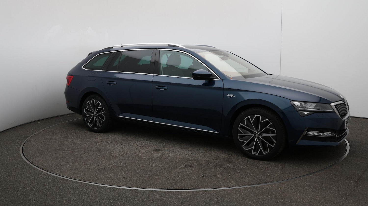 Used Skoda Superb 2021 for sale - 76152000: Photo 48