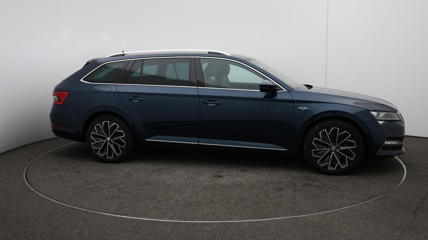 Used Skoda Superb 2021 for sale - 76152000: Photo 51
