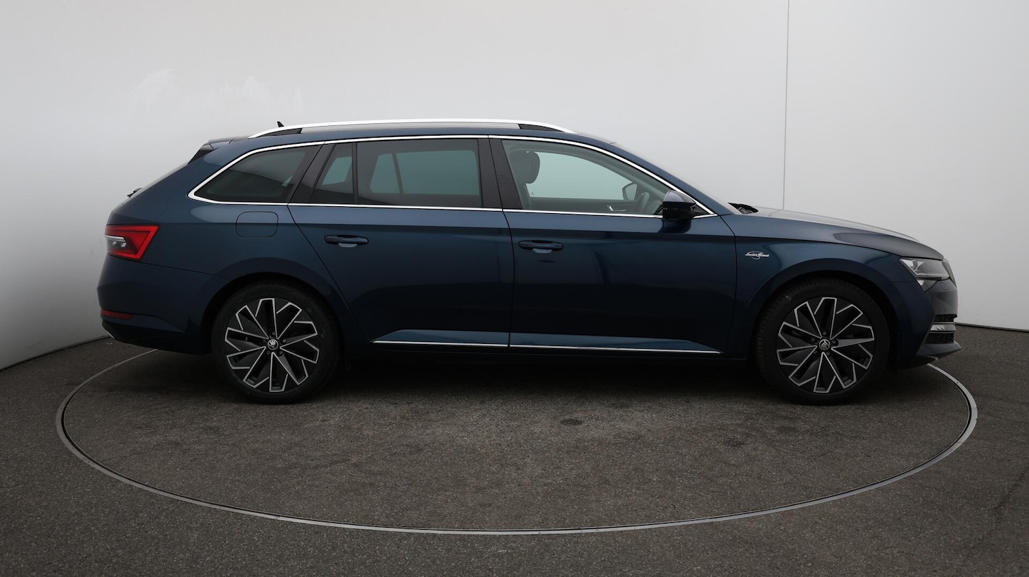 Used Skoda Superb 2021 for sale - 76152000: Photo 52