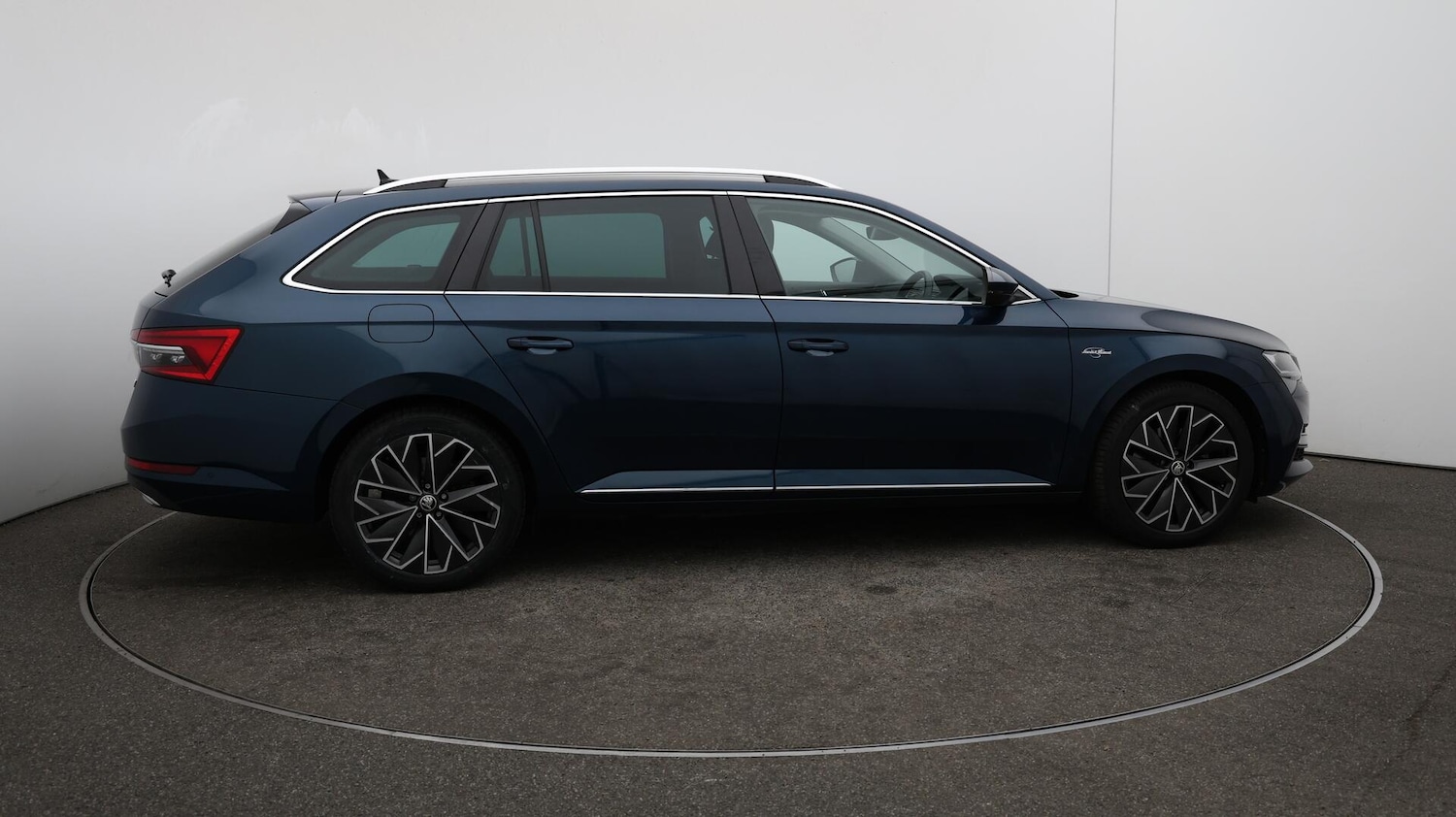Used Skoda Superb 2021 for sale - 76152000: Photo 53