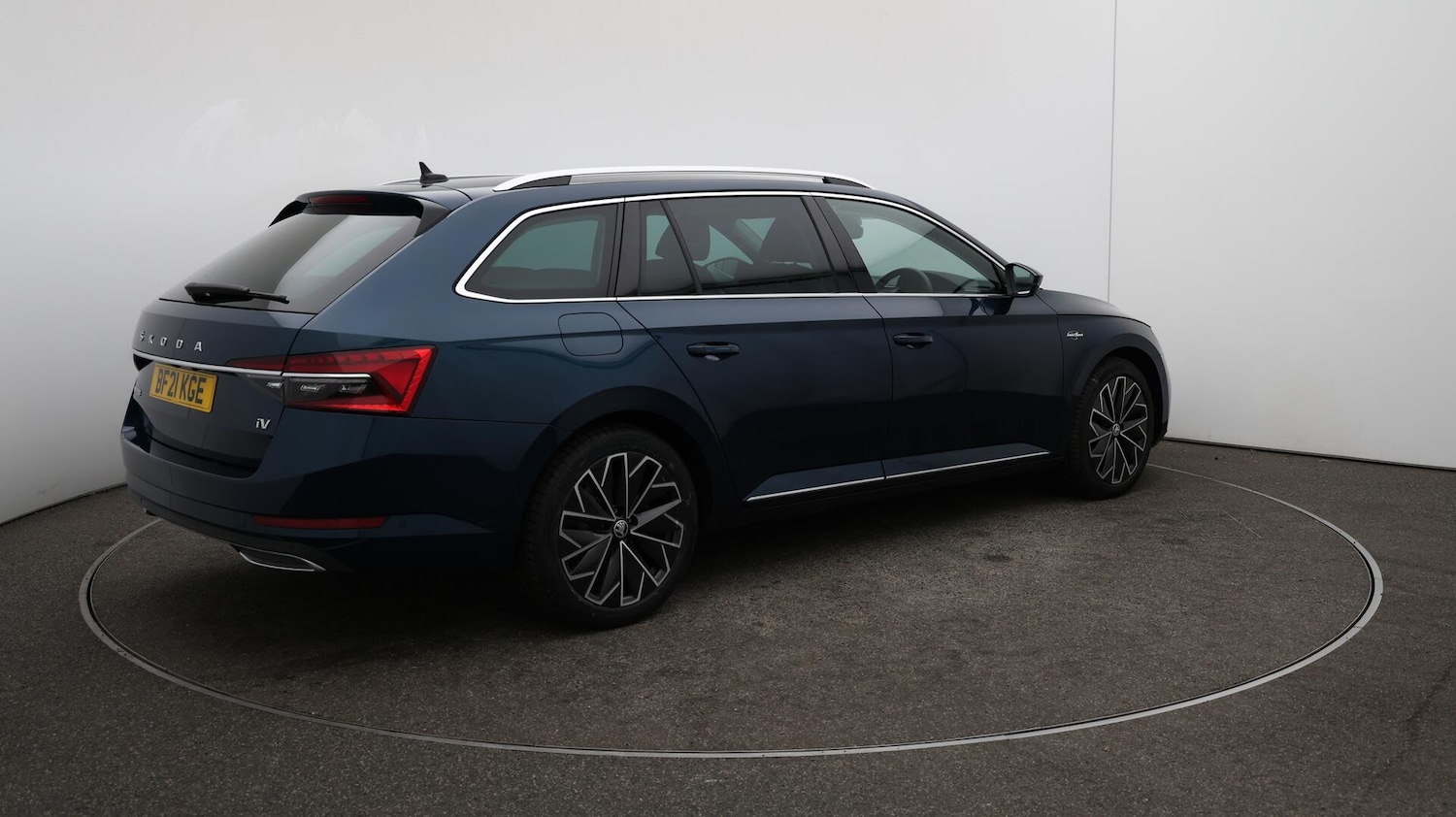 Used Skoda Superb 2021 for sale - 76152000: Photo 56