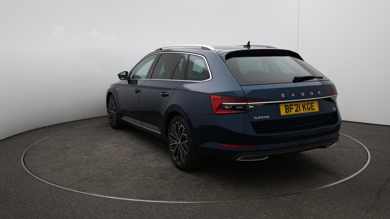 Used Skoda Superb 2021 for sale - 76152000: Photo 64