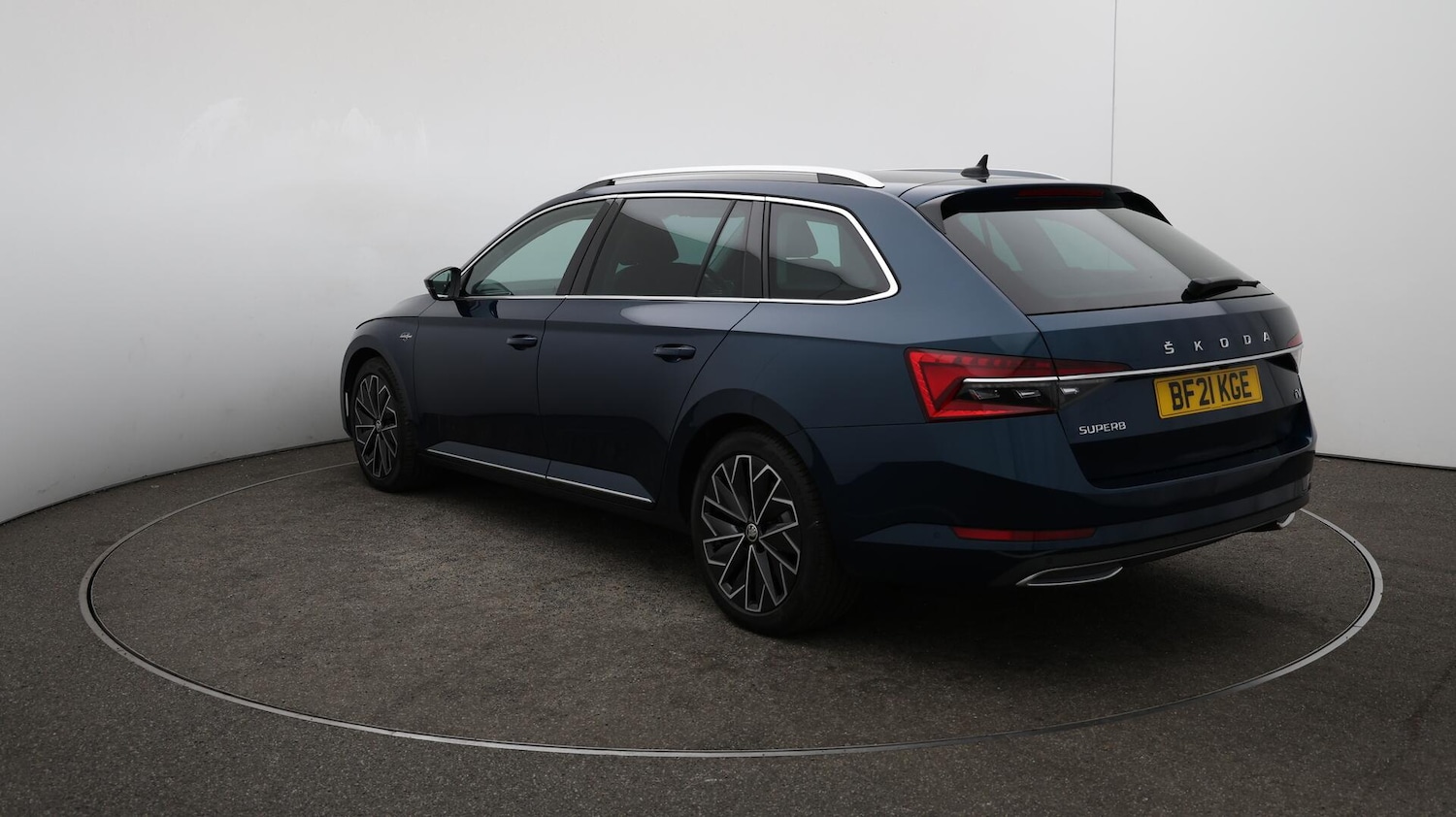 Used Skoda Superb 2021 for sale - 76152000: Photo 65