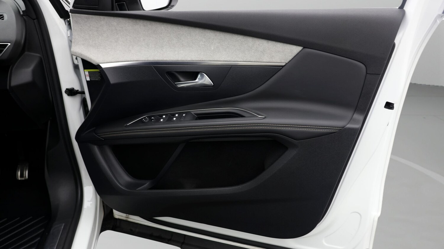 Used Peugeot 3008 2023 for sale - 77505548: Photo 15