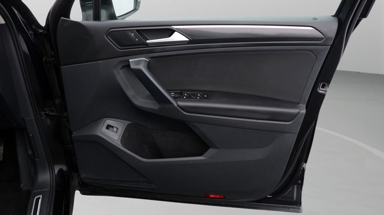 Used Volkswagen Tiguan 2023 for sale - 77854925: Photo 15