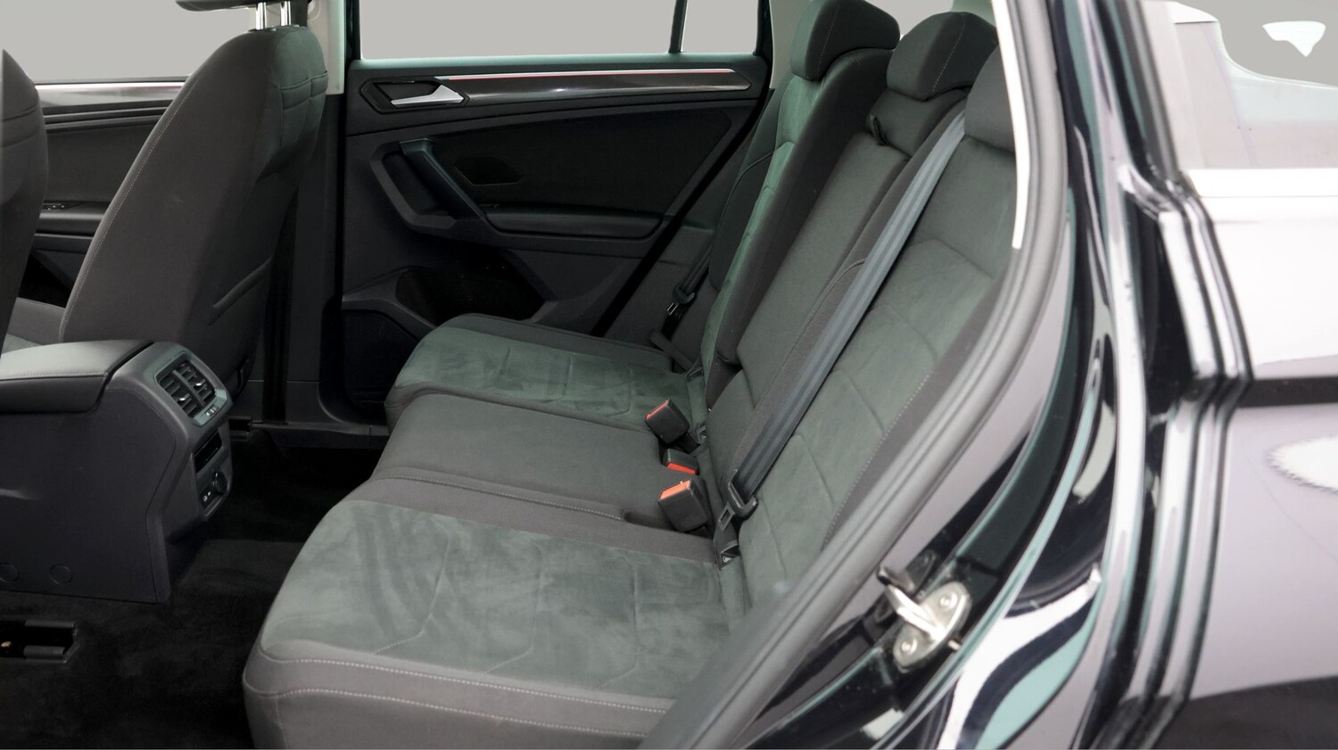 Used Volkswagen Tiguan 2023 for sale - 77854925: Photo 16