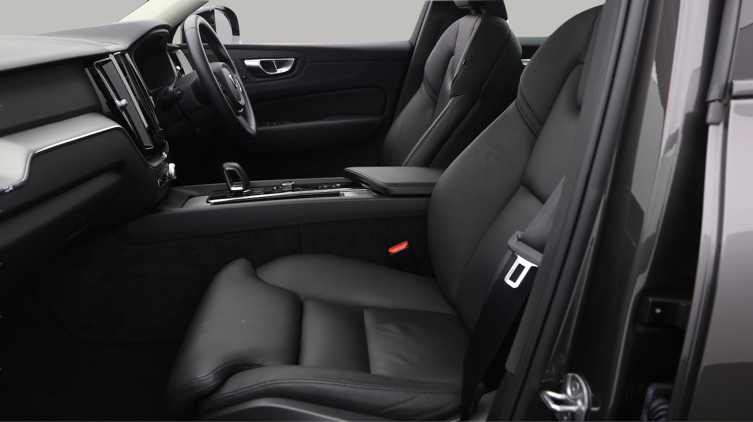 Used Volvo XC60 2022 for sale - 76572170: Photo 15