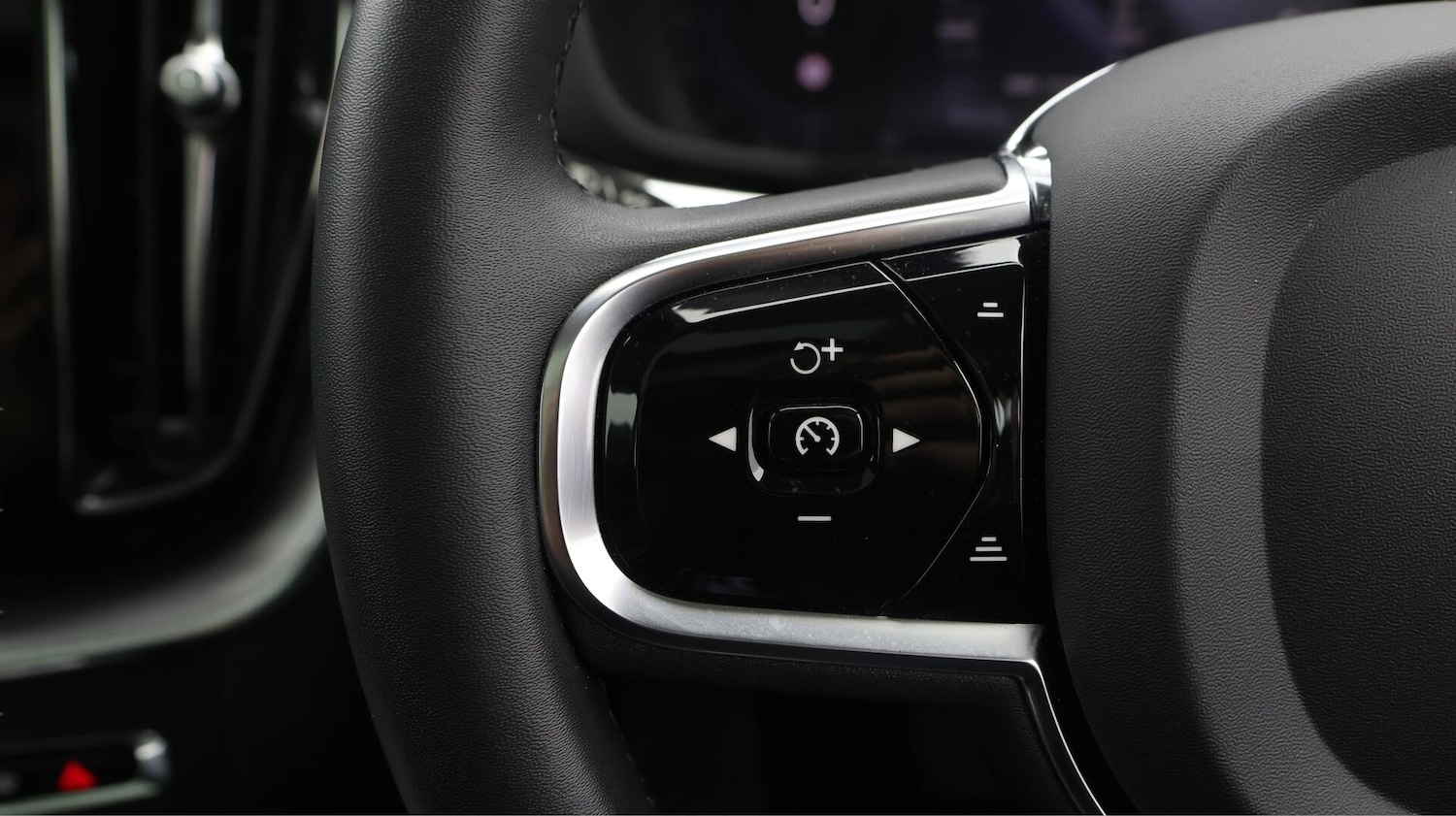 Used Volvo XC60 2022 for sale - 76572170: Photo 23