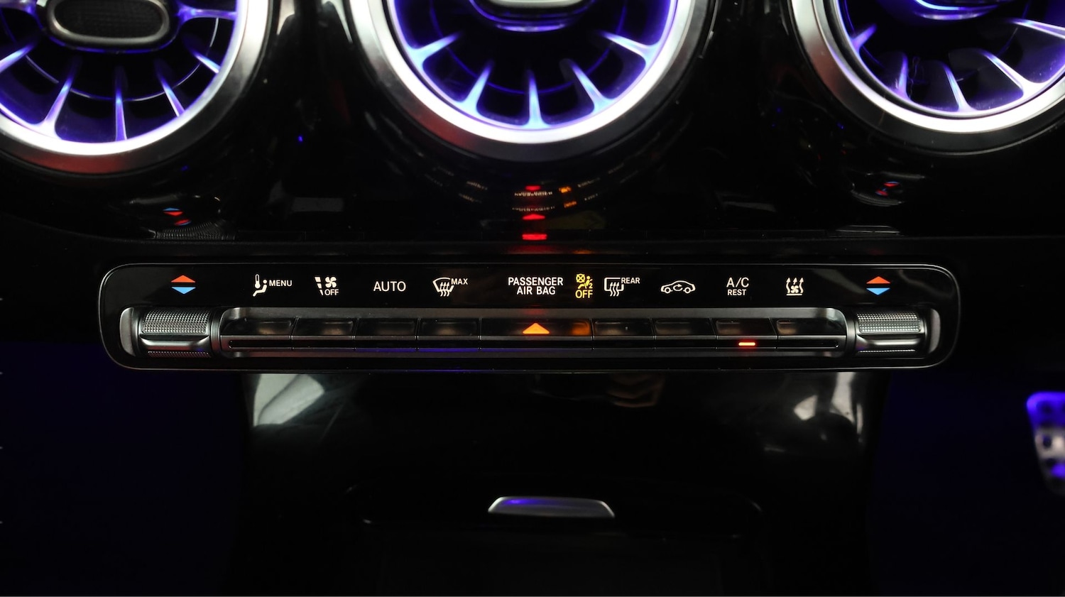 Used Mercedes-Benz CLA 2022 for sale - 77532214: Photo 11