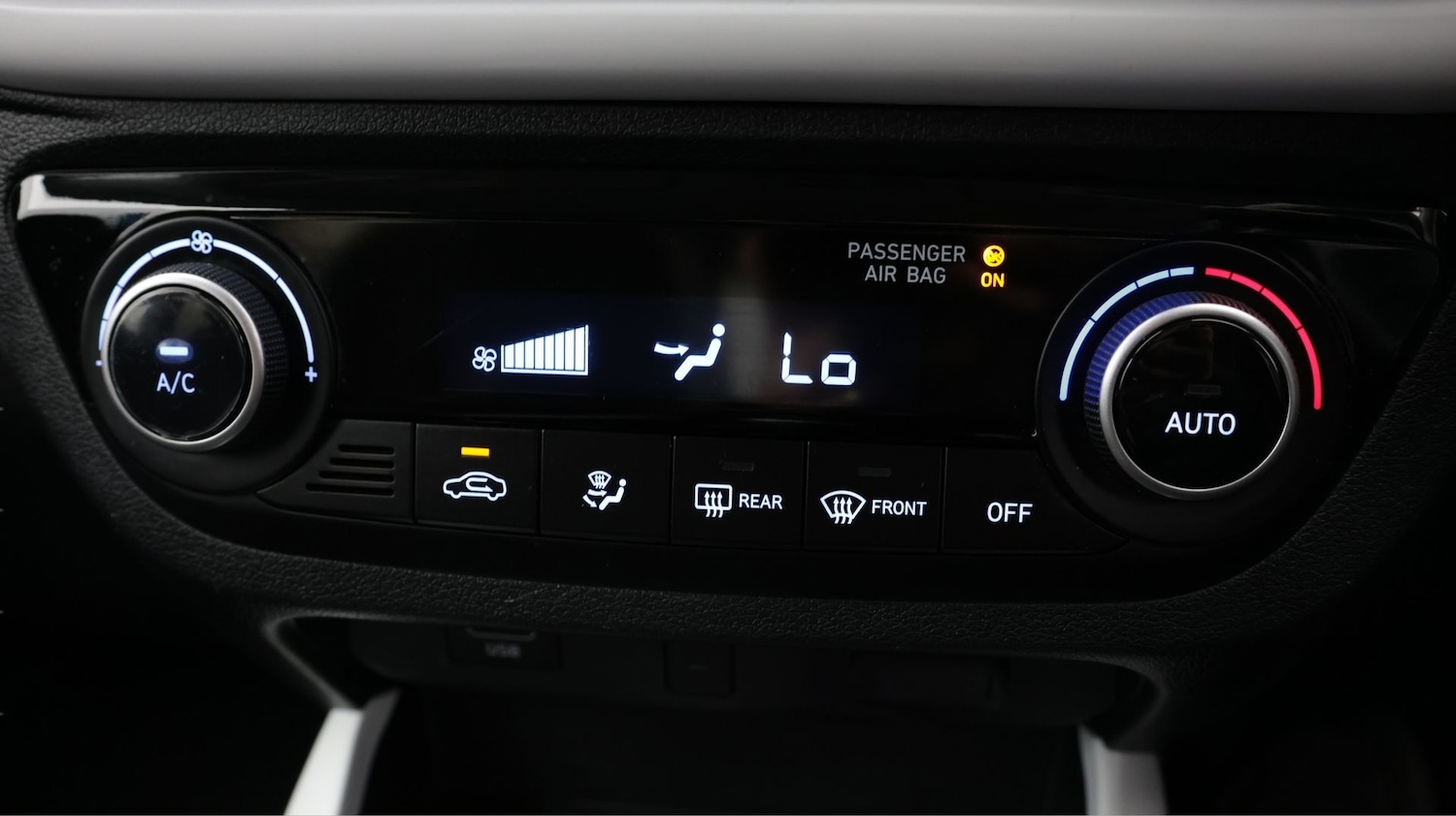 Used Hyundai i10 2023 for sale - 77854469: Photo 12