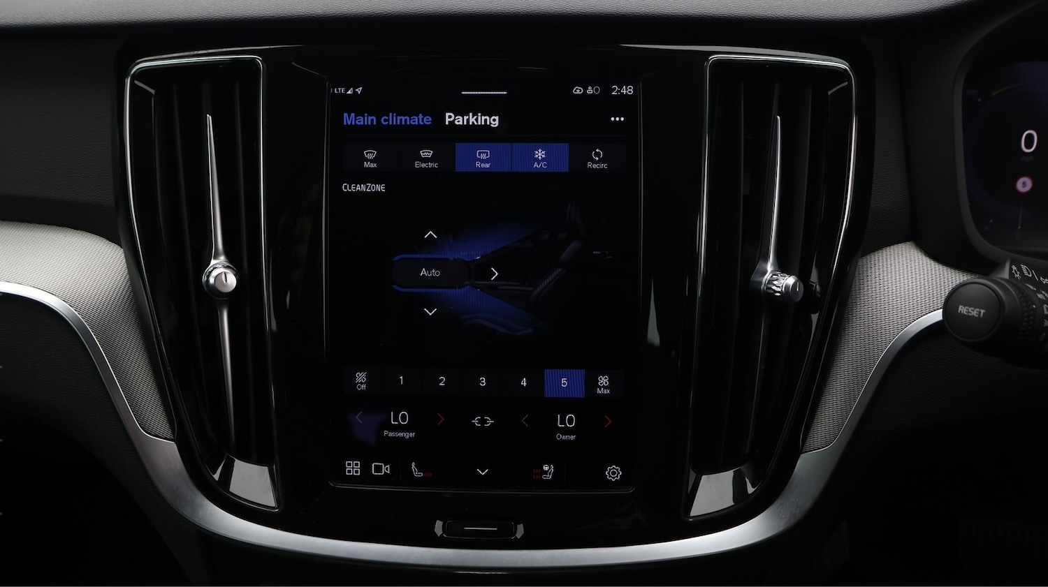 Used Volvo V60 2023 for sale - 77311256: Photo 12